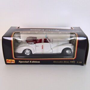 Maisto Special Edition 1:18 1955 Mercedes Benz 300S Diecast Car